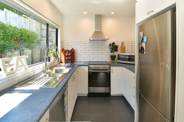 2/128 Brian Crescent Stanmore Bay_3