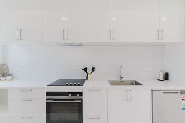 4/17 Barneys Farm Road Clendon Park_6