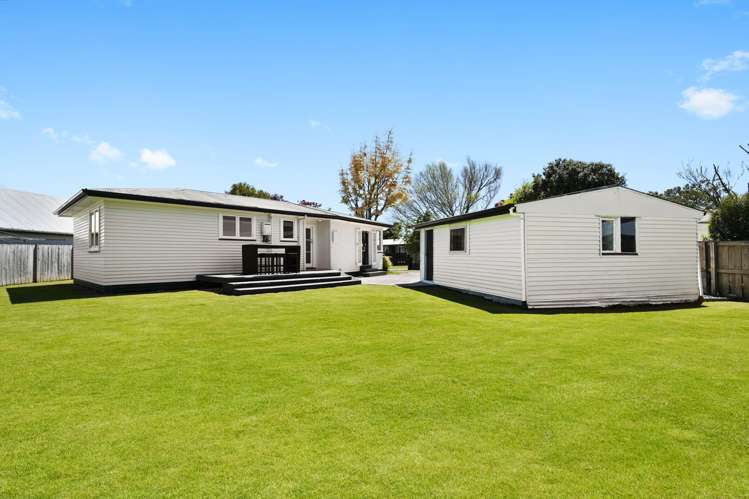 56 Southsea Crescent Silverdale_14