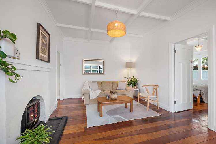 2/33a Glen Road Stanley Point_12