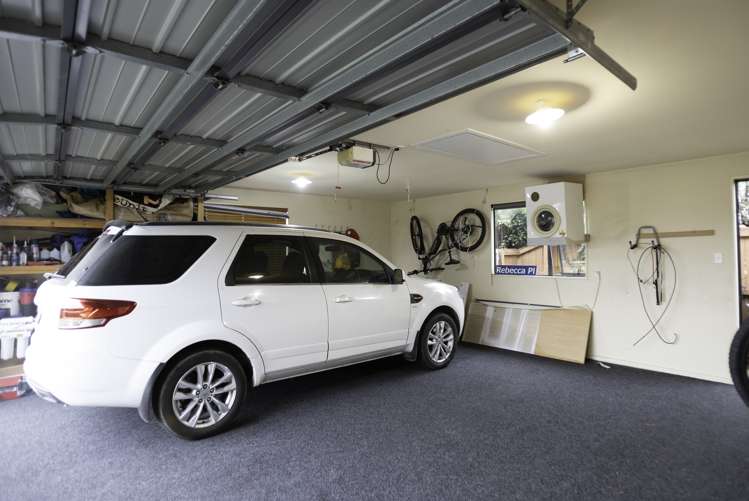 75 Pages Road Allenton_15