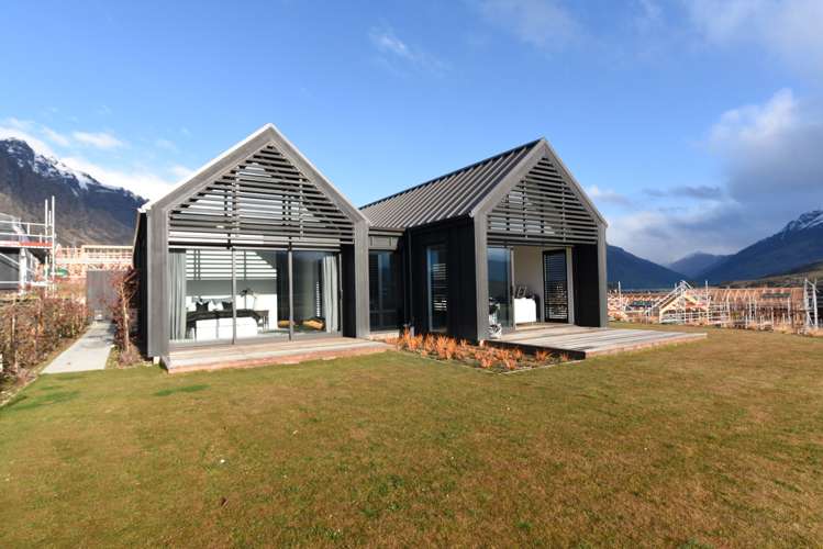 38 Falconer Rise Jacks Point_5