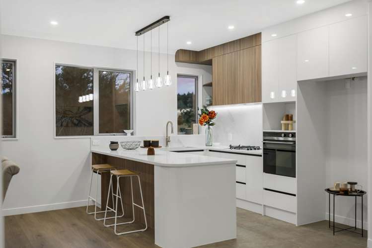 18 Castlebane Drive Flat Bush_13