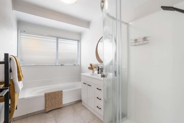 30A Vodanovich Road Te Atatu South_13