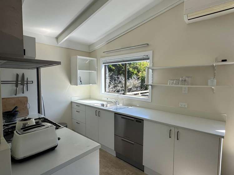 439 Sea View Road Onetangi_9