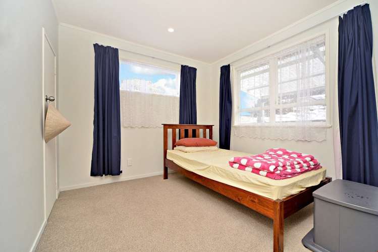 8 Valencia Place Manurewa_11