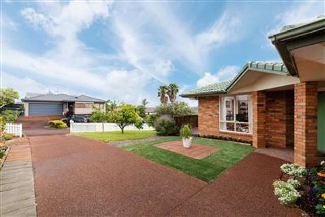 17 Lasque Place Glen Eden_1