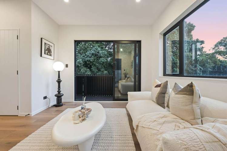 13 Torino Street Pt England_20