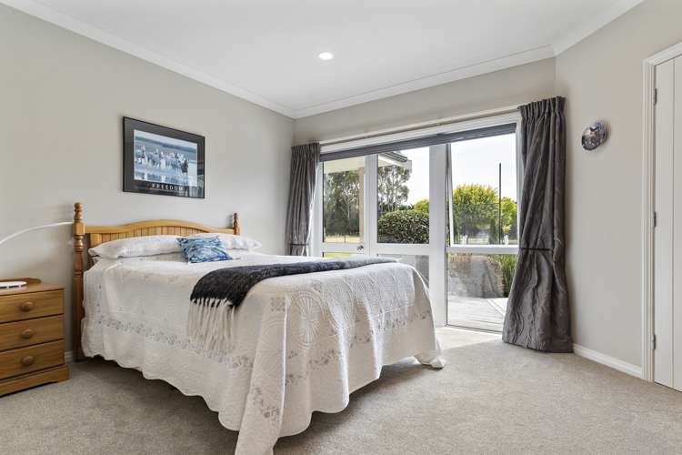 213 Woodside Road Woodside_13