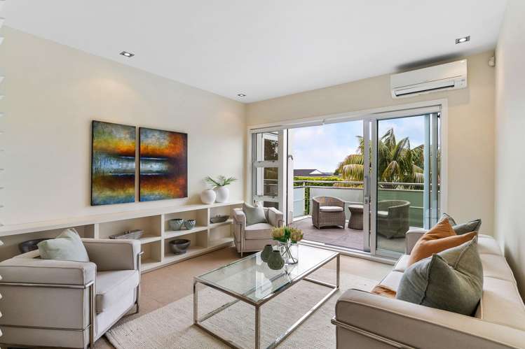 5/258 Hurstmere Road Takapuna_1