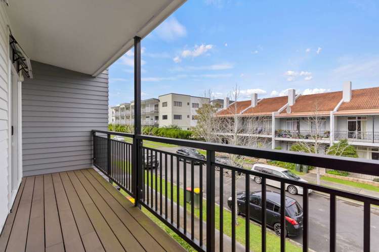 4/44 Carlos Drive Flat Bush_12