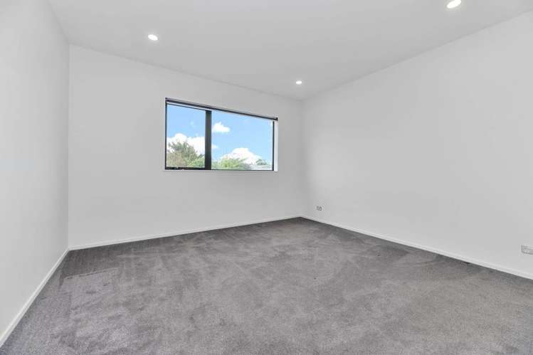 18B Riverpark Crescent Henderson_13