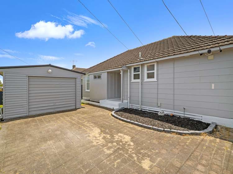 15 Odette St Bader_26