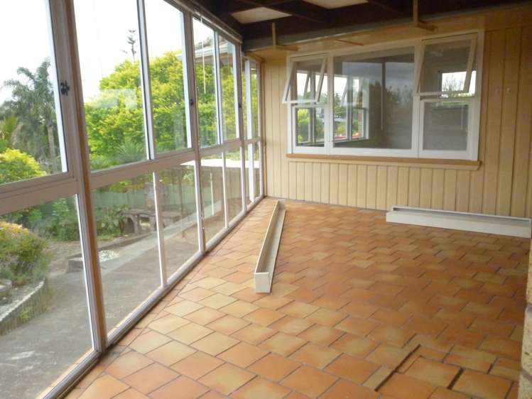 11 School Road Riverhead_13