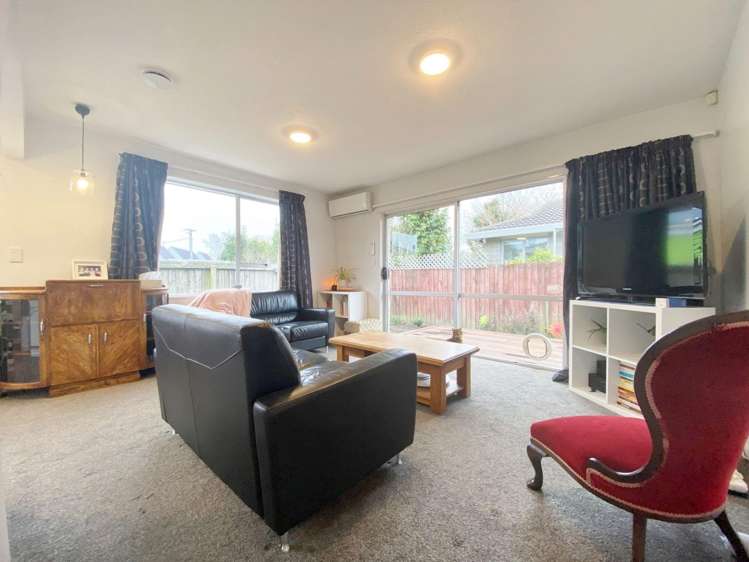 2/34 Vienna St Waltham_7