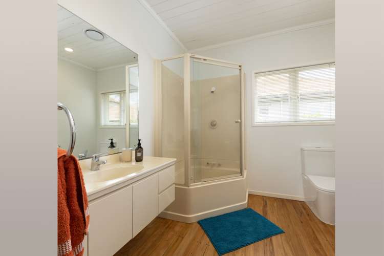 23 Rewi Road Royal Oak_13