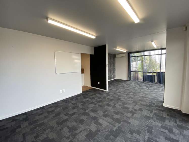 1 & 2/11 Homersham Place Burnside_5