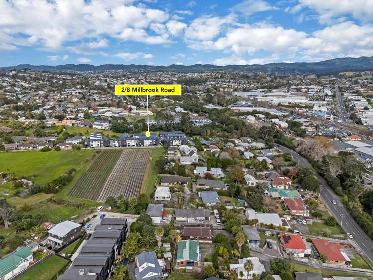 2/8 Millbrook Road Henderson_17