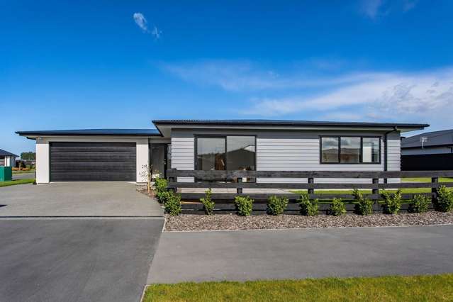 LINCOLN - THREE BEDROOM, TWO BATHROOM, HEAT PUMP, DOUBLE GARAGE