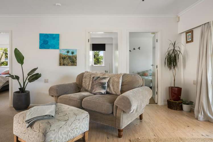 11 Roretana Drive Athenree_9