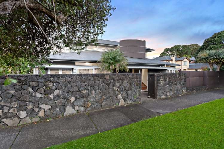 8 Almorah Place Epsom_17