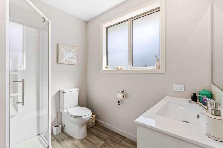 18 Finch Street Albert Town_10