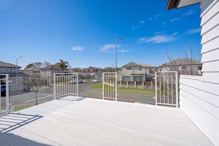 1 Merlot Way Te Atatu South_11
