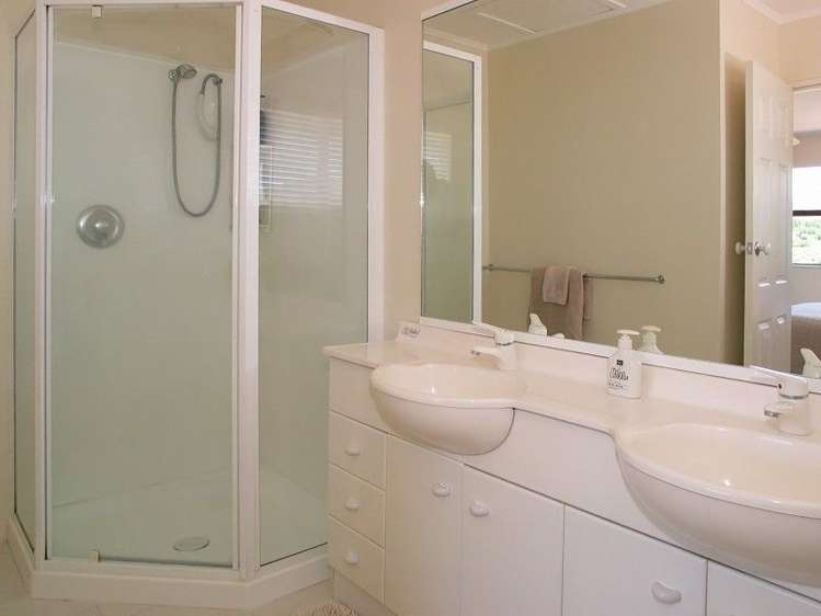 12 Gray Street Pukerua Bay_17