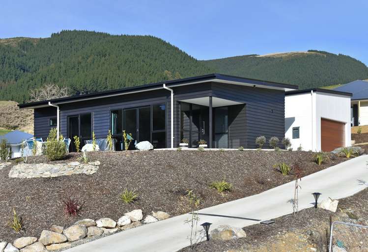 6 Kingfisher Lane Stoke_1