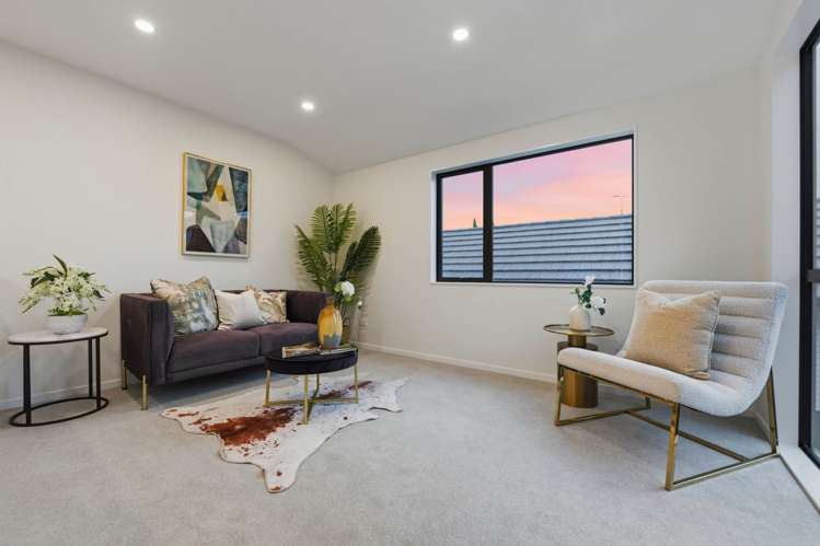 3B & 3C Towra Place Botany Downs_4