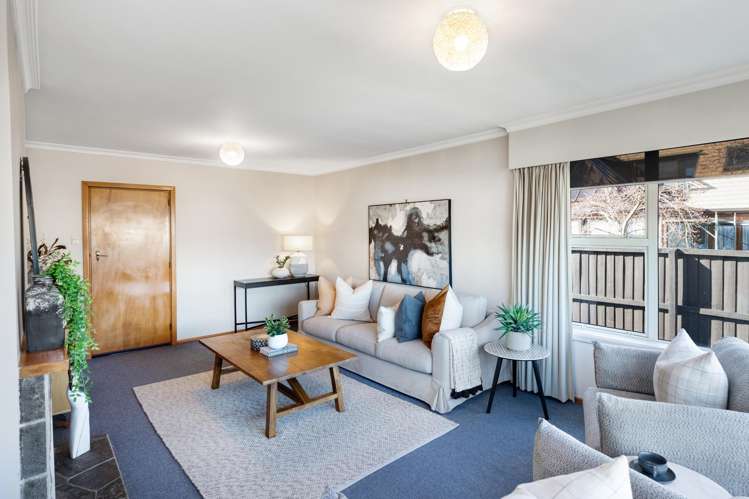 2/4 Lansbury Avenue Strowan_4