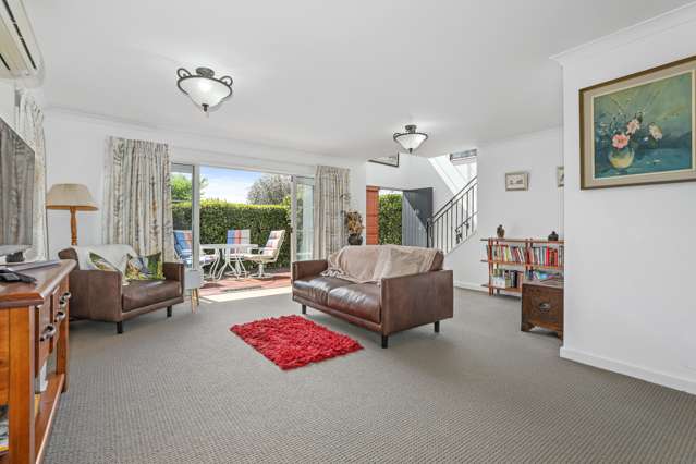 49 Chateau Crescent Rangatira Park_3