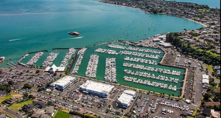 2/77 Glenmore Road Sunnyhills_17