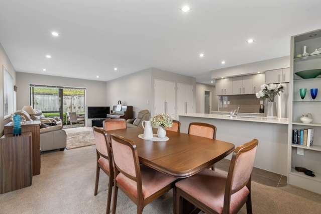 34 Royalle Mews Botany Downs_3
