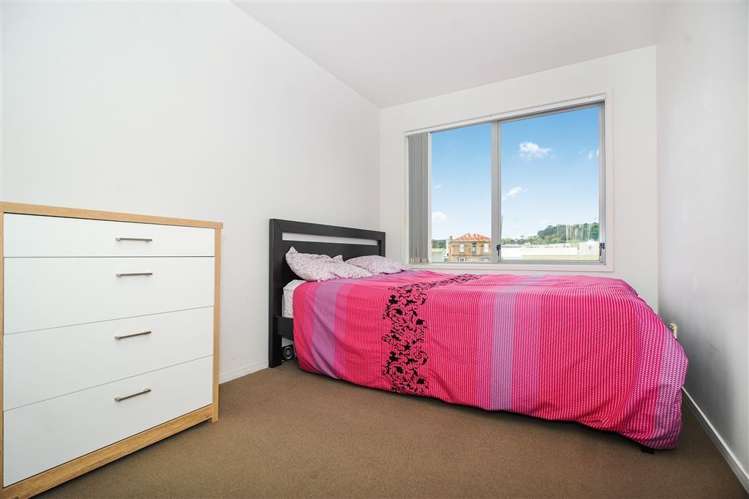 306/10 Flower Street Eden Terrace_10