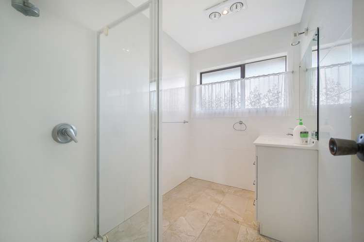 1 Hedge Row Sunnyhills_7