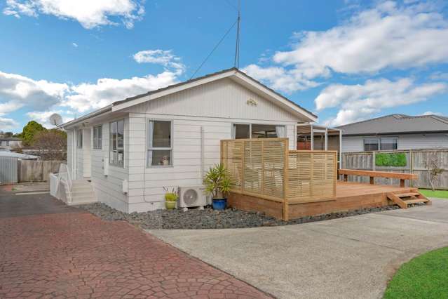 Easy Living with Mountain Views in Top School Zone