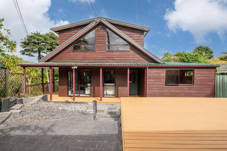 2/2 Rossmore Terrace Murrays Bay_1