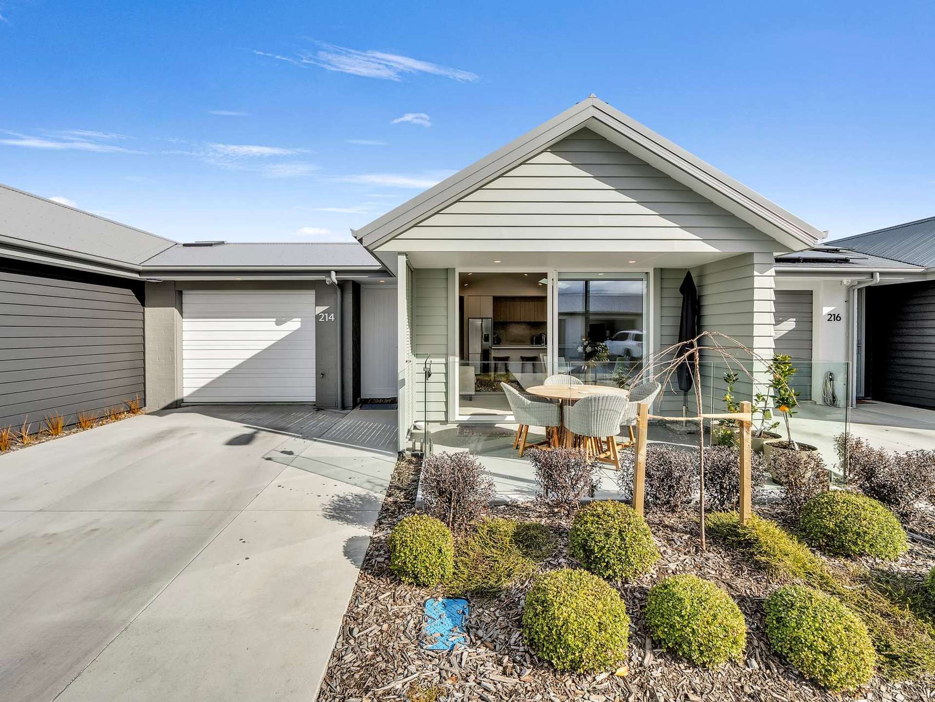 214/30 Bob Robertson Drive Woodend_0