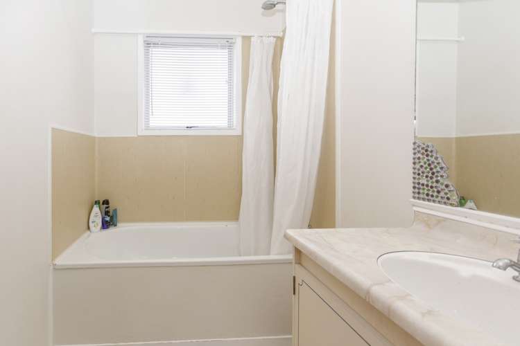 1/50 Shetland Street Glen Eden_10