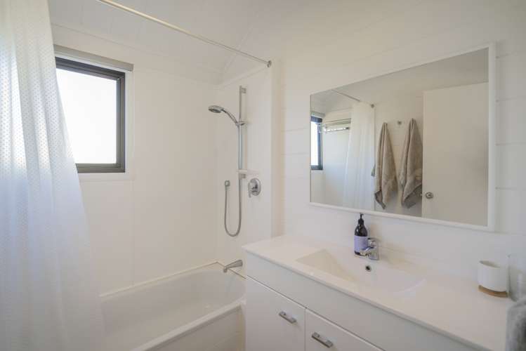 1 Mccormick Place Pauanui_16