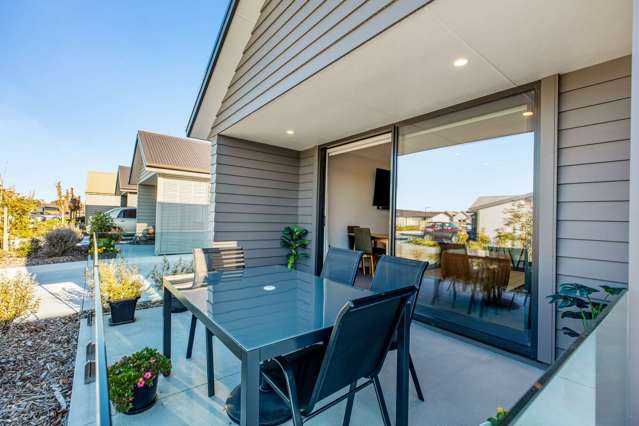 138/30 Bob Robertson Drive Woodend_4