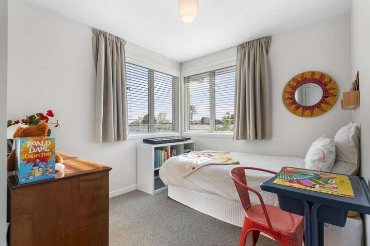 27 Kirrie Avenue Te Atatu South_15