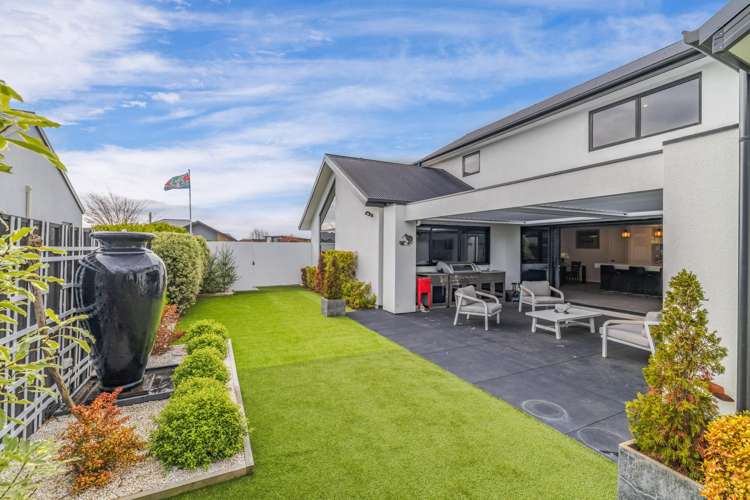27 Carnaveron Drive Lincoln_25