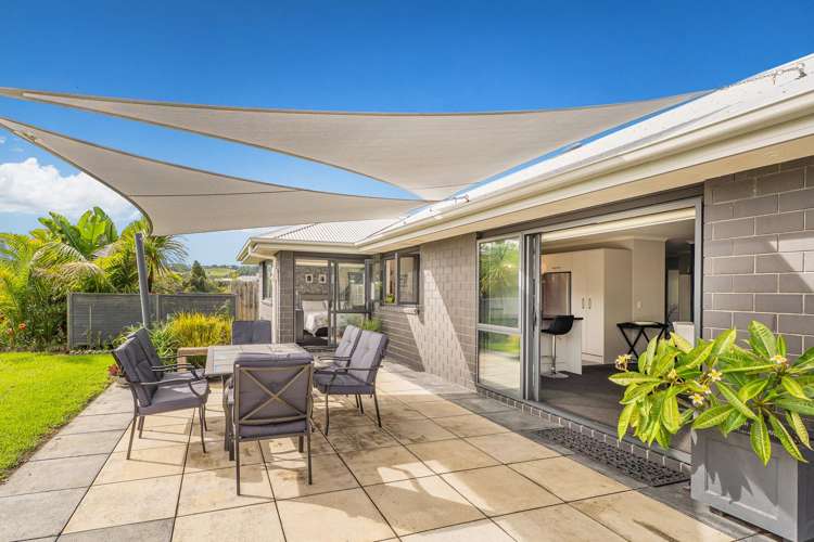 28 Motukorure Parade Cooks Beach_13