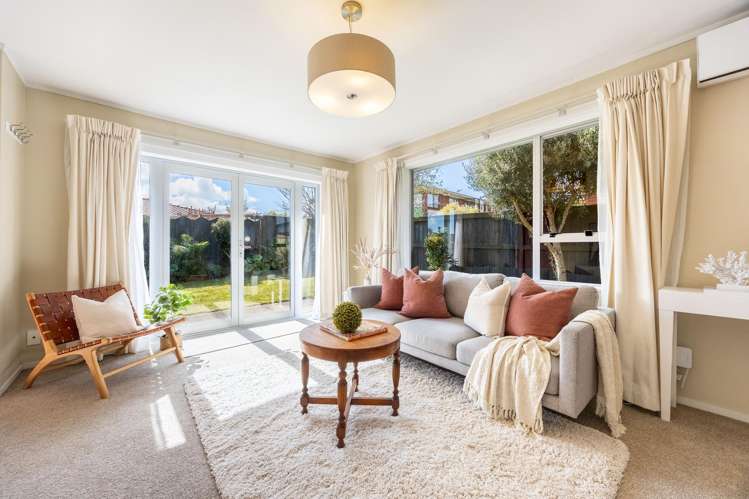 2/11 Ciprian Place Henderson_9