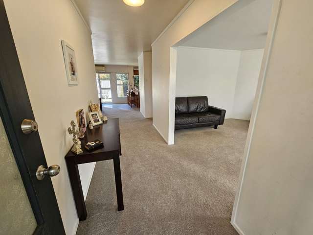 63A Beach Road Pahurehure_1