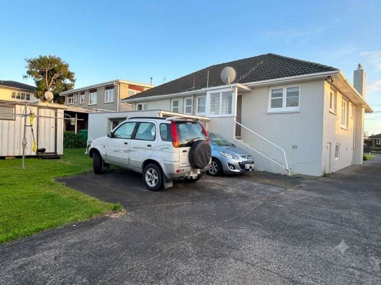 69 Beach Road Mellons Bay_10