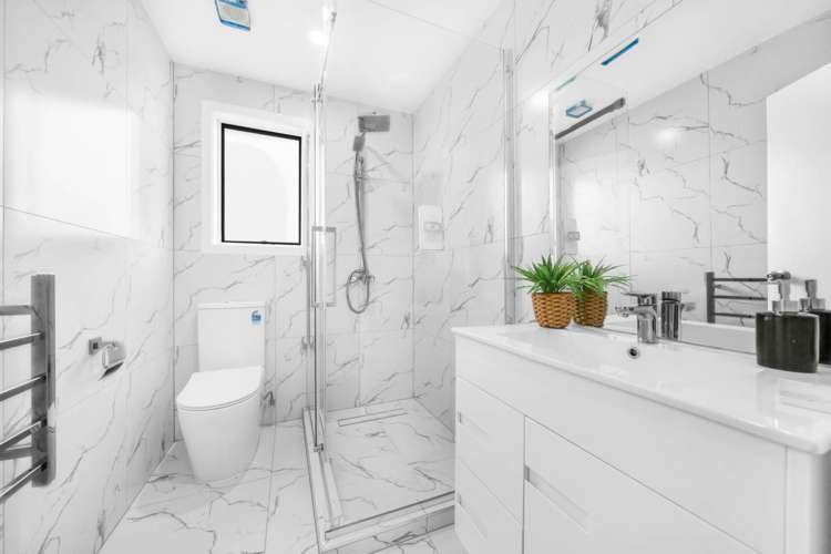 148 & 148A Solar Road Glen Eden_18