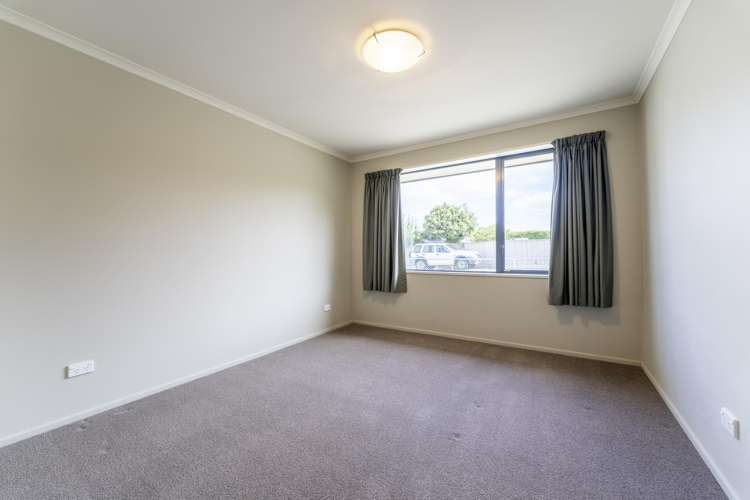 13 Raymond Street West End_16